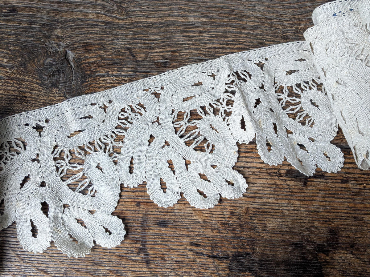 7 metres antique furnishing lace